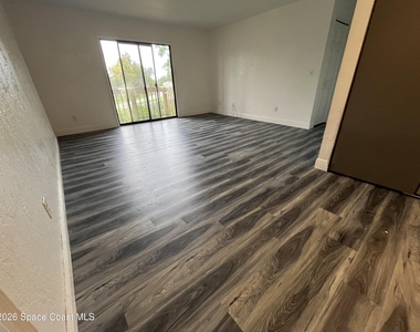 2100 Forest Knoll Drive Ne - Photo Thumbnail 4
