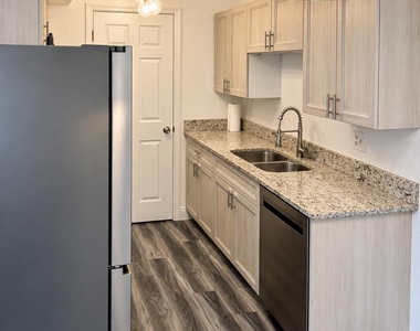 2100 Forest Knoll Drive Ne - Photo Thumbnail 6
