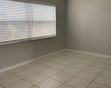 380 N Brevard Avenue - Photo Thumbnail 7