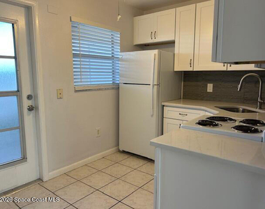 380 N Brevard Avenue - Photo Thumbnail 5