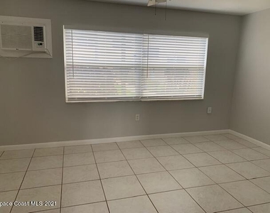 380 N Brevard Avenue - Photo Thumbnail 9