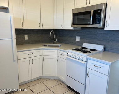380 N Brevard Avenue - Photo Thumbnail 3