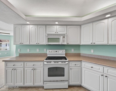 8903 Laguna Lane - Photo Thumbnail 10