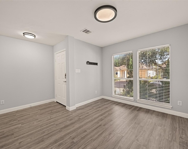 12819 Wisteria Park Drive - Photo Thumbnail 8
