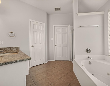 12819 Wisteria Park Drive - Photo Thumbnail 44