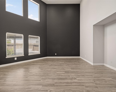 12819 Wisteria Park Drive - Photo Thumbnail 14