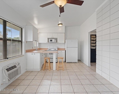 114 Buchanan Avenue - Photo Thumbnail 6