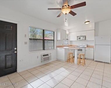 114 Buchanan Avenue - Photo Thumbnail 5
