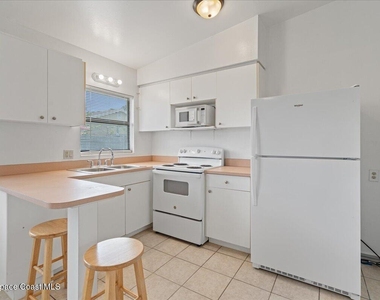 114 Buchanan Avenue - Photo Thumbnail 10