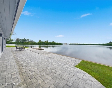 415 Island Drive - Photo Thumbnail 12