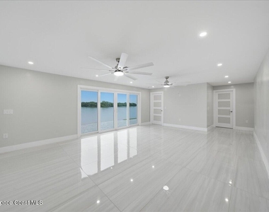415 Island Drive - Photo Thumbnail 8