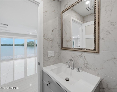 415 Island Drive - Photo Thumbnail 15