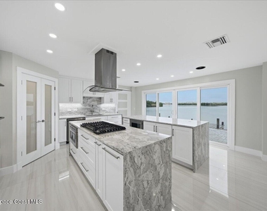 415 Island Drive - Photo Thumbnail 2