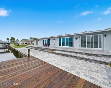 415 Island Drive - Photo Thumbnail 33
