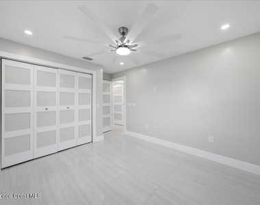 415 Island Drive - Photo Thumbnail 22