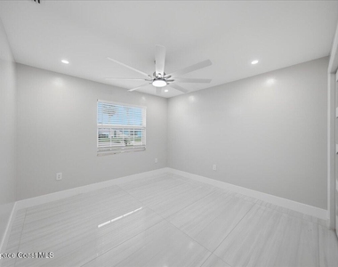 415 Island Drive - Photo Thumbnail 21