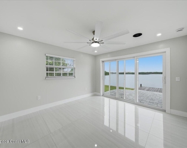 415 Island Drive - Photo Thumbnail 27