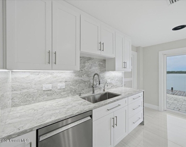 415 Island Drive - Photo Thumbnail 7