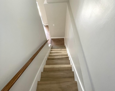 1448 Croftwood Drive - Photo Thumbnail 18