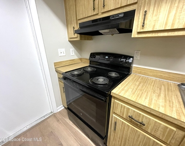 1448 Croftwood Drive - Photo Thumbnail 9