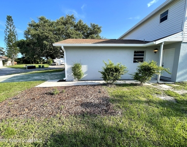 1448 Croftwood Drive - Photo Thumbnail 2