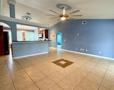 307 Lisa Road Ne - Photo Thumbnail 12