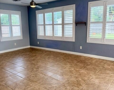 307 Lisa Road Ne - Photo Thumbnail 16
