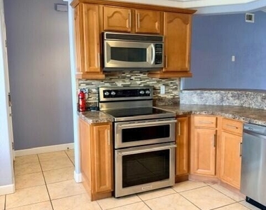 307 Lisa Road Ne - Photo Thumbnail 8