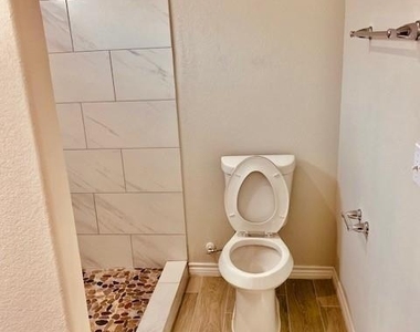 11907 Nelwood Street - Photo Thumbnail 19
