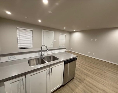 645 E 11th 1/2 Street - Photo Thumbnail 1