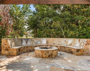 215 Caleta Circle - Photo Thumbnail 38