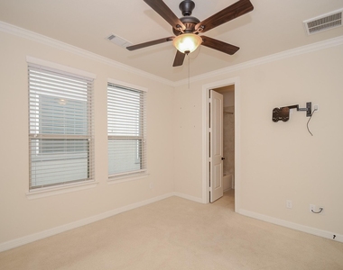 13216 Dartmoor Terrace Drive - Photo Thumbnail 21