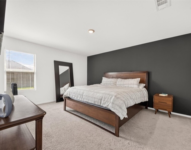 22476 Douglas Court - Photo Thumbnail 5