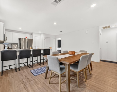 22476 Douglas Court - Photo Thumbnail 3