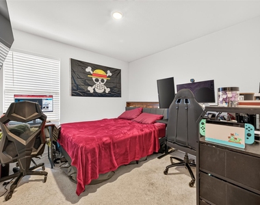 22476 Douglas Court - Photo Thumbnail 10
