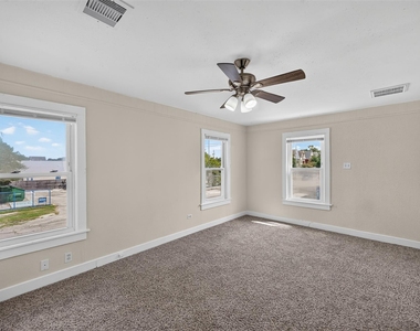 210 W 13th Street - Photo Thumbnail 25
