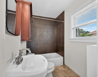 210 W 13th Street - Photo Thumbnail 15