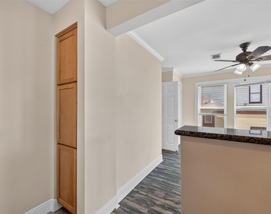 210 W 13th Street - Photo Thumbnail 21