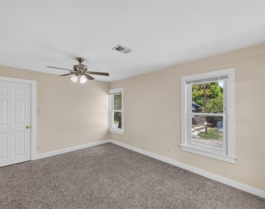 210 W 13th Street - Photo Thumbnail 28