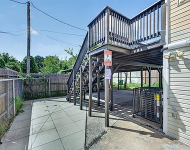 210 W 13th Street - Photo Thumbnail 35