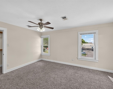 210 W 13th Street - Photo Thumbnail 22