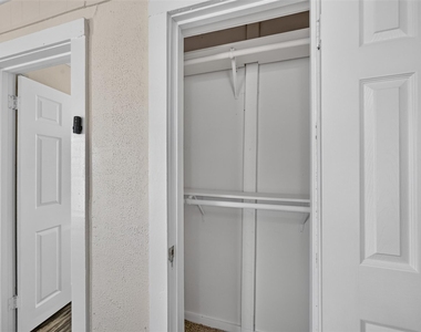 210 W 13th Street - Photo Thumbnail 27