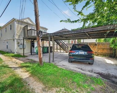 210 W 13th Street - Photo Thumbnail 3