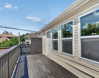 210 W 13th Street - Photo Thumbnail 5