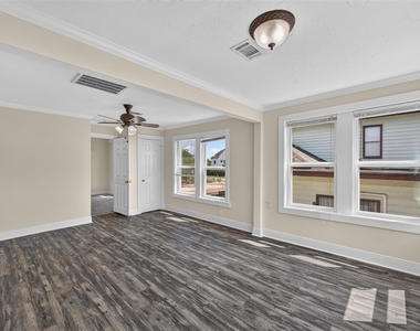 210 W 13th Street - Photo Thumbnail 9