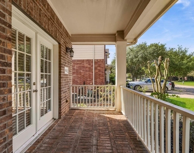 3023 London Lane - Photo Thumbnail 6