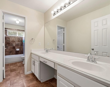 3023 London Lane - Photo Thumbnail 39
