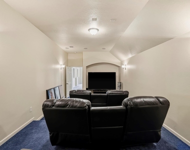 3023 London Lane - Photo Thumbnail 35