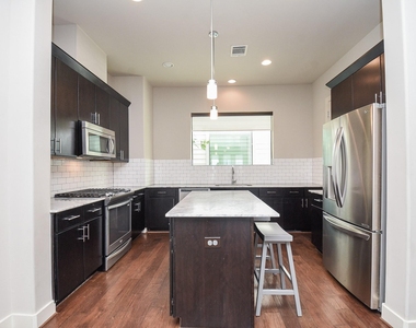 3315 Cline Street - Photo Thumbnail 16