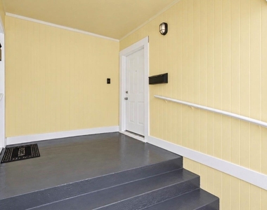 3005 Avenue L - Photo Thumbnail 2